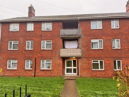 3 bedroom flat to rent - Photo 2