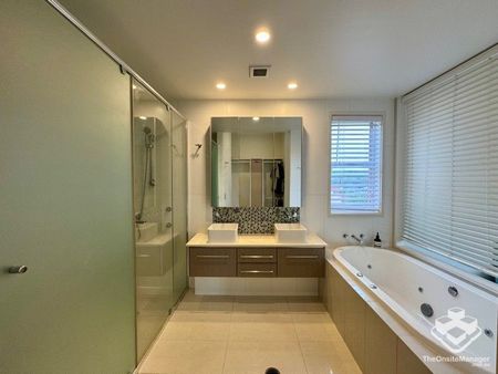 Light-Filled Luxury in Emerald Lakes Most Sought-After Building - Photo 5