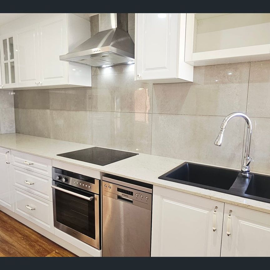 "Modern Comfort Meets City Convenience - 3-Bedroom Victoria Park Home" - Photo 1