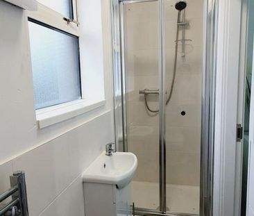 1 bedroom in a house share to rent - Photo 6