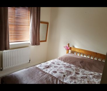 Room in a Shared House, Hacking Street, M7 - Photo 4