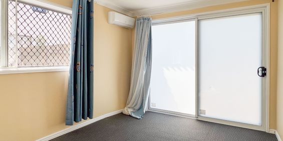 Low-Maintenance 2 Bedroom Unit in Prime Location - Photo 3