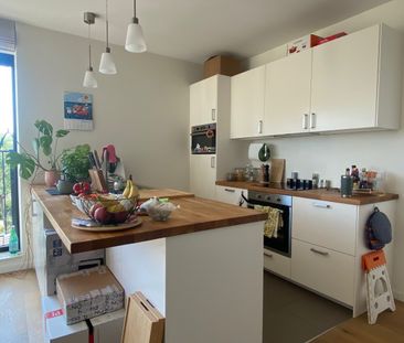 Lichtrijk appartement met één slaapkamer en bijhorende carport gele... - Photo 2