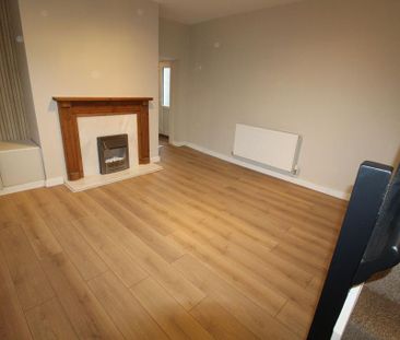 2 bedroom semi-detached house to rent - Photo 5