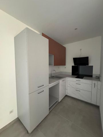 Location Appartement 1 pièce 30m² ST MAXIMIN LA STE BAUME 83470 - Photo 5