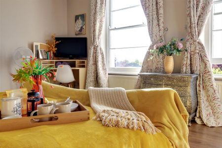 4 bedroom flat to rent - Photo 5