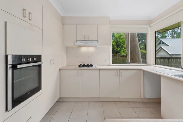 Spacious & Low-Maintenance Villa in Quiet Normanhurst Pocket - Photo 1