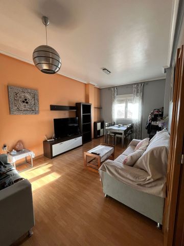 Alquiler de piso en Calle Cristóbal Colón, 21 - Photo 4