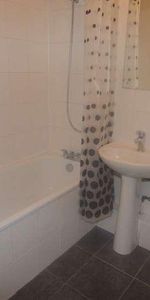 Ravenscroft, Garston, WD25 - Photo 3