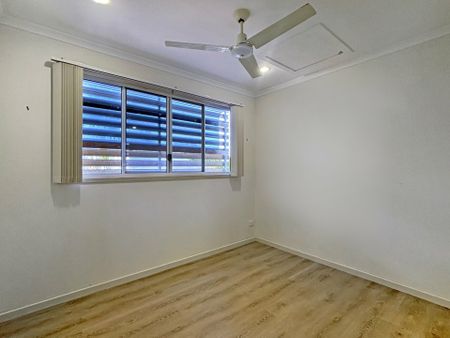 Spacious 2-Bedroom Townhouse in Central Bongaree with Waterfront Access - Photo 3