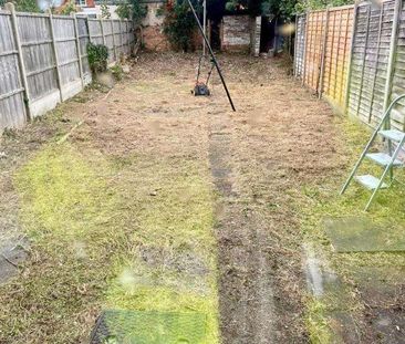 Hampshire Avenue, Slough, SL1 - Photo 5