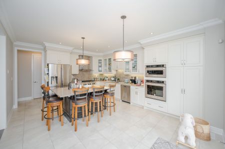 For Lease - 3357 Mintwood Circle, Oakville, Ontario - Photo 5