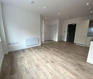 London Road, Staines-upon-thames, Surrey, TW18 - Photo 4