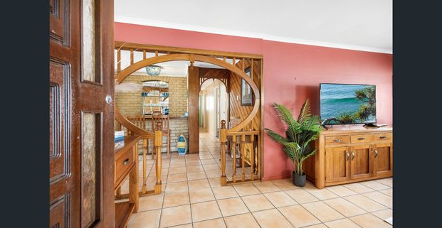 Beautiful Fully Furnished Beach House - Photo 1