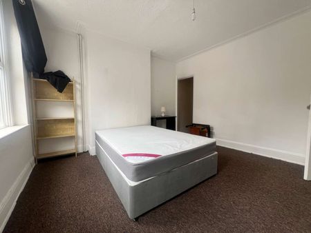 Goolden Street - Photo 2