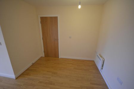 2 bed Apartment for Rent - Photo 2