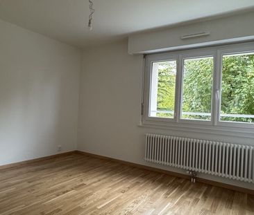 Logement rénové de 3.5 pièces au 1er étage - Foto 5