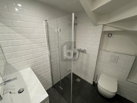 HISTORIC CHARM MEETS MODERN COMFORT - Photo 4