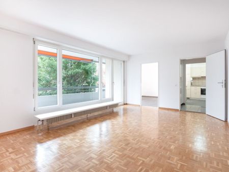 "5.5-Zimmerwohnung mit Gartenschwimmbad" - Photo 2