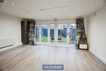 3 bedroom end of terrace house to rent - Photo 3