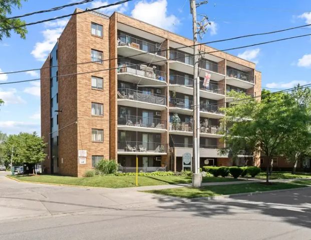 Glenwood Apartments | 3576 Peter St., Windsor - Photo 1