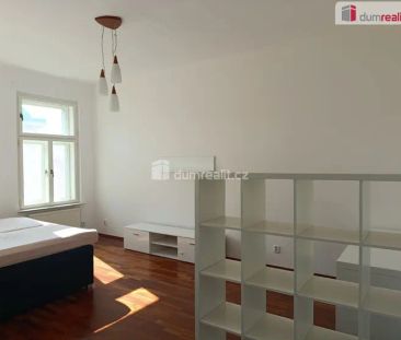 Velmi hezký a prostorný byt 2+1 po rekonstrukci, Praha 5 – Smíchov - Photo 4