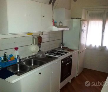 Posto letto in stanza da condividere solo donne - Photo 3