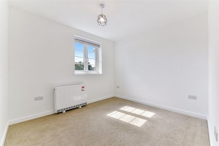 To Let 1 Bed Apartment - Photo 2