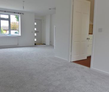 3 bedroom semi-detached house to rent - Photo 3