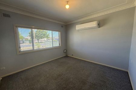 TIDY THREE BEDROOM HOME - Photo 4
