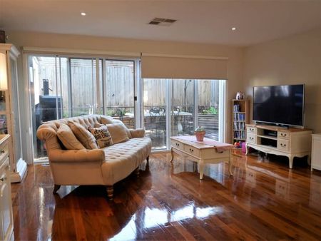 2/76 Cave Hill Road, Lilydale VIC, Australia - FOR LEASE - Photo 5