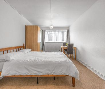 3 bedroom maisonette to rent - Photo 2