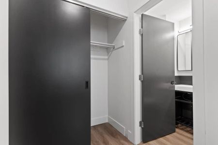 ALMA Gastown - 455 Abbott Street — Furnished Bachelor - Photo 4