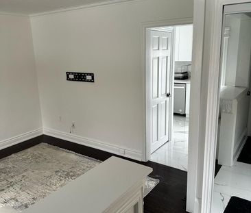 For Lease - 9 Roycrest Avenue Unit# Room, Toronto, Ontario - Photo 2