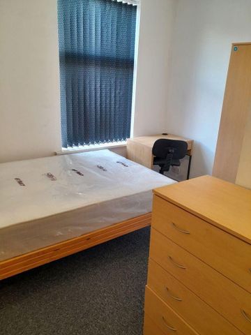 4 bedroom house to rent - Photo 2