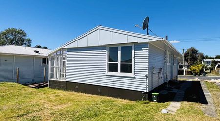 MANUREWA, 3 BEDROOMS - Photo 4