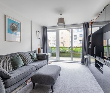 Flat to rent - Tarves Way, London, SE10 - Photo 6