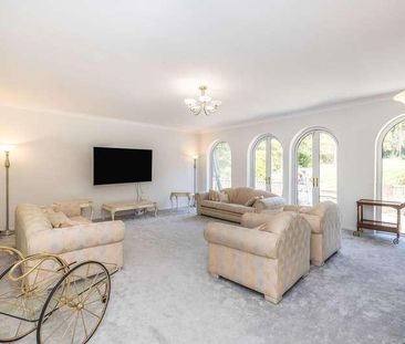 Woodlands Cottage, Sandy Lane, Northwood, Hertfordshire, HA6 - Photo 2