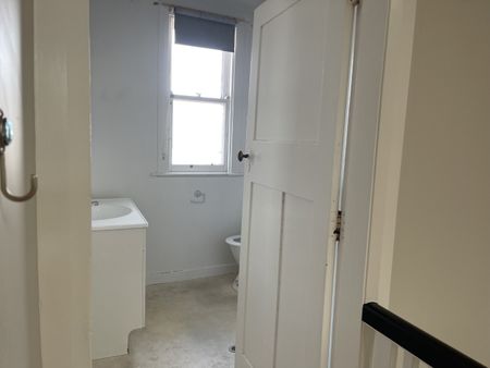 Jackson Street Apartment - Photo 3