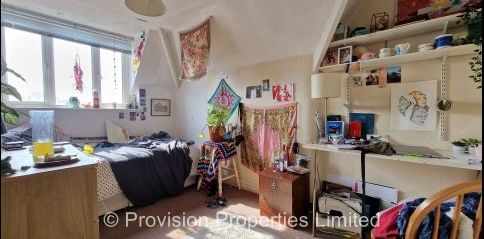 3 Bedroom for Rent in Leeds - Photo 2