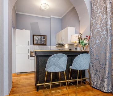 Charming Style - Photo 6