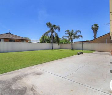 QUIET COURT LOCATION! - Photo 4