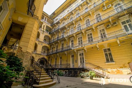 Három fürdőszobás duplex belvárosi lakás kiadó - Photo 3