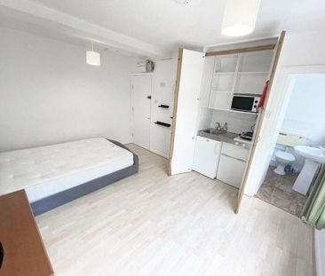 Studio to rent - Photo 2