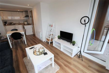 2 bedroom apartment to rent - Photo 3