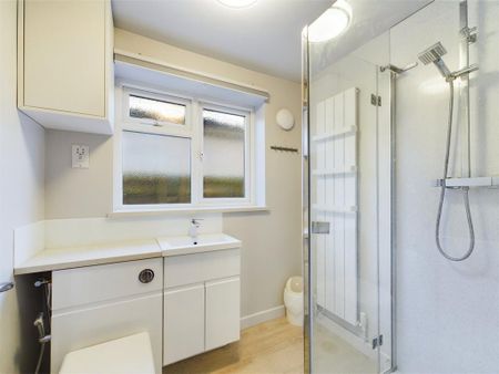 2 bedroom maisonette to rent - Photo 5