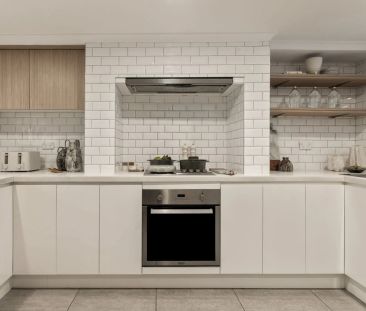 Stylishly Renovated Three Bedroom Terrace - Unfurnished - Photo 1