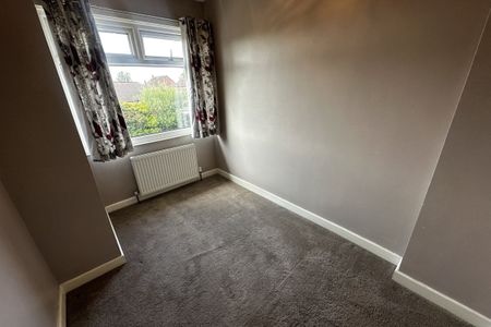 Ambrose Avenue - Photo 2