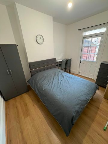Room in a Shared House, La Rose Lane, N15 - Photo 2