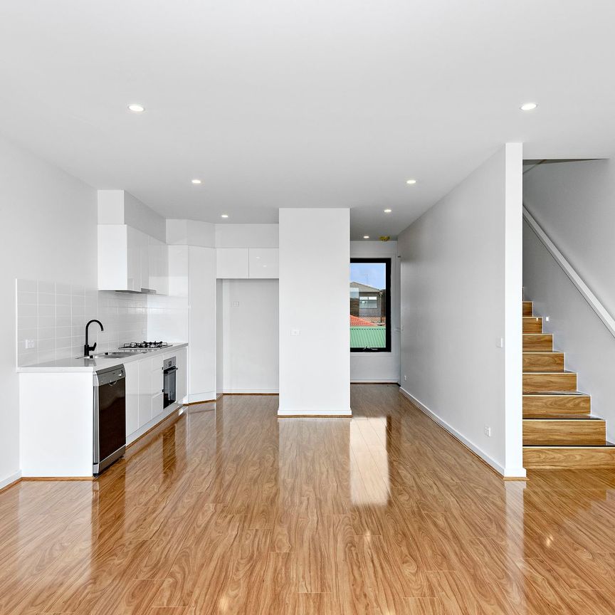 2/66 Herbert Street, - Photo 1